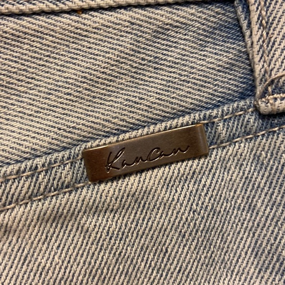 Kancan Size 26 Kyla Ripped Distressed Light Wash 90's Mom Boyfriend Jeans: 4985 - Picture 8 of 12